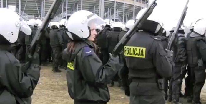Brutalny atak policji na kibiców w Chorzowie!